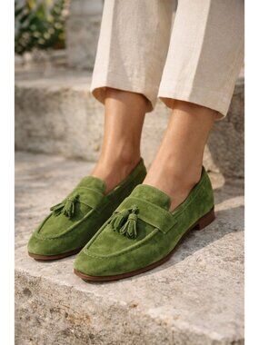 SOPHIQUE Milano Green Suede Tassel Loafers Women’s Size 41 Made in Italy Suede